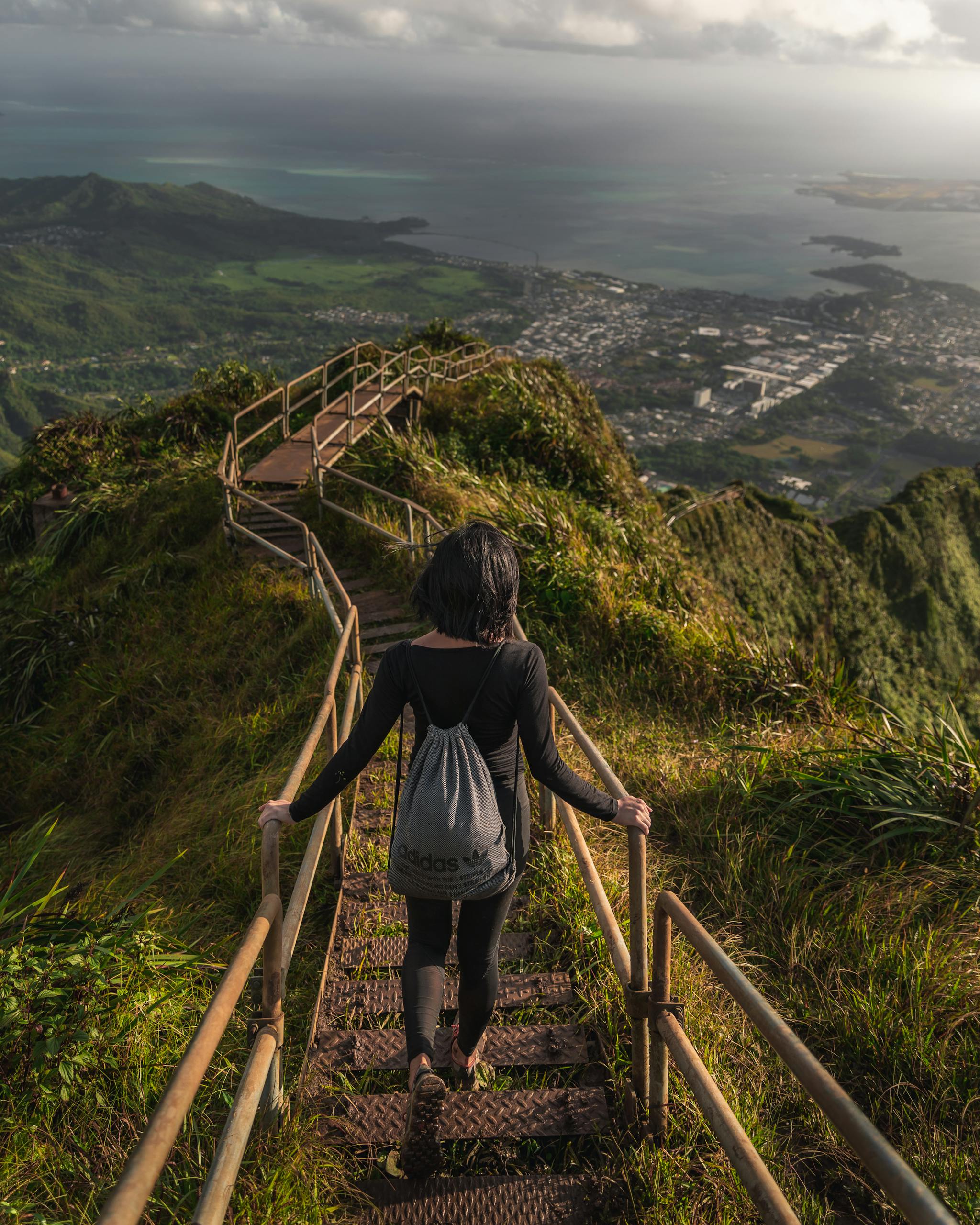 Explore the breathtaking views from this iconic hiking trail in Honolulu.